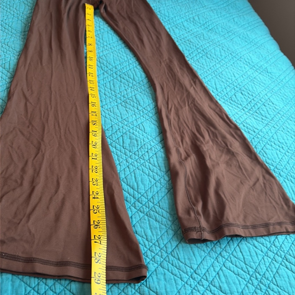 Offline by Aerie Real Me Flare hi-rise short inseam brown XS - Picture 5 of 5